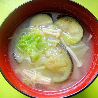 茄子と白菜えのきの味噌汁